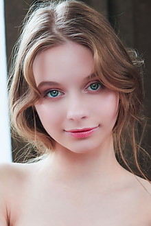 Presenting Siya by Rylsky indoor blonde blue eyes boobies shaved pussy petite custom