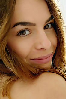 debora a yariza rylsky outdoor brunette brown boobies shaved pussy custom