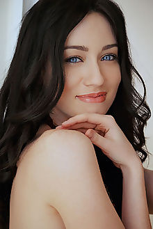 zsanett tormay canopa arkisi indoor brunette blue pussy ass ...