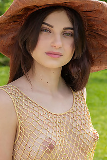 Zoelie in Natural Style by DeltaGamma outdoor sunny brunette green eyes trimmed pussy ass
