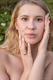 Casey in Daisies by Tora Ness outdoor sunny blonde brown eye...